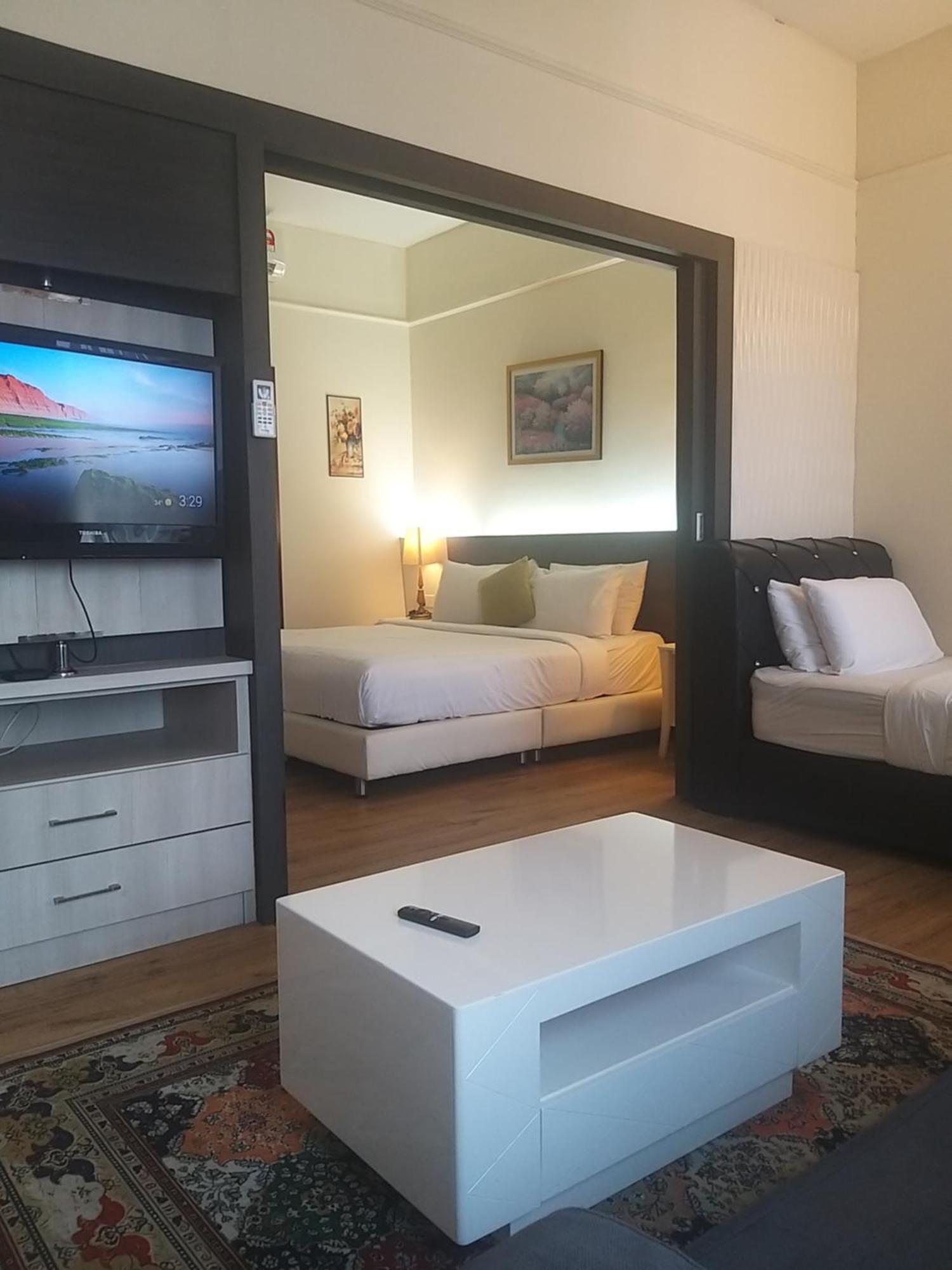 1 Imbi Suites Times Square Bukit Bintang Kl Куала-Лумпур Экстерьер фото